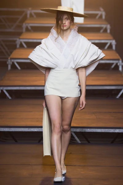 Look 30